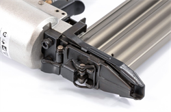 Нейлер MATRIX пневматический для гвоздей от 10 до 50мм 57410 - фото 144492