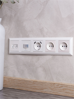 Рамка BRITE 5-ая белая BR-M52-K01 - фото 145068