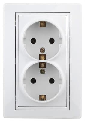 Розетка ЭРА 2Х2Р+Е Schuko Intro 16АХ-250В Plano бел 1-205-01 - фото 35504