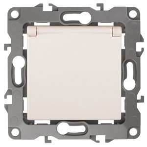 Розетка ЭРА 2P+E Schuko со штор 16АХ-250В слоновая кость 12-2103-02 - фото 50146