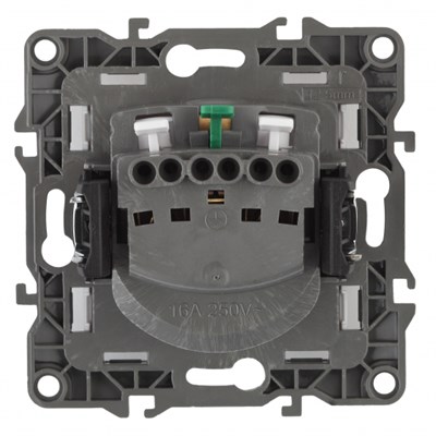 Розетка ЭРА 2P+E Schuko со штор 16АХ-250В шампань 12-2103-04 - фото 50149