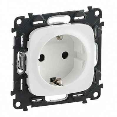 Розетка LEGRAND DIY VALENA Allure 2К+З с/шт винт.зажим белая 753724 - фото 66698