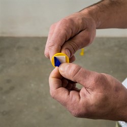 Маяк 3D KRESTIKI для наливного пола с наклейкой (50шт) - фото 89571