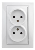 Розетка ЭРА 2х2Р Intro 16АХ-250В Plano бел 1-204-01
